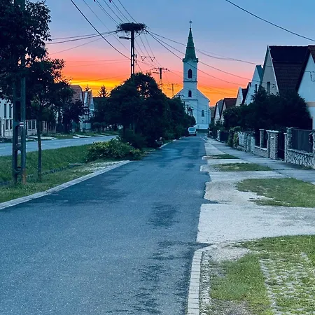 La Casa De Nido-tágas Családias 6 Főig, Kerttel Vendégház 3*