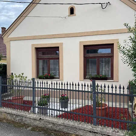 Vendégház La Casa De Nido-tágas Családias 6 Főig, Kerttel Veszprémfajsz