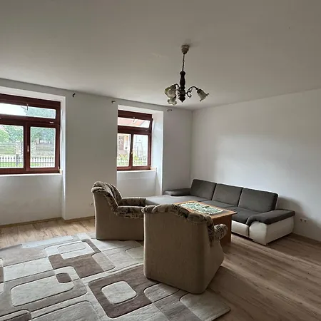 La Casa De Nido-tágas Családias 6 Főig, Kerttel 3*