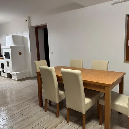 Affittacamere La Casa De Nido-tágas Családias 6 Főig, Kerttel