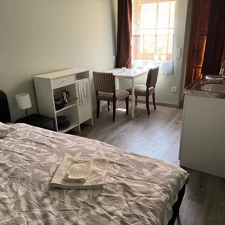 La Casa De Nido-tágas Családias 6 Főig, Kerttel