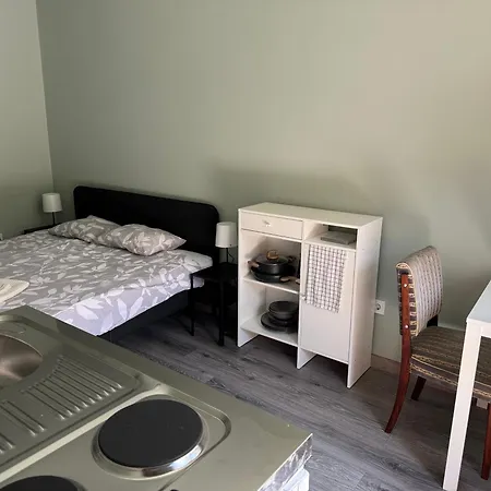 Affittacamere La Casa De Nido-tágas Családias 6 Főig, Kerttel 3*