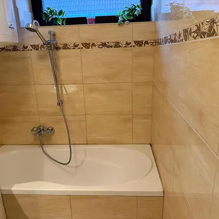 La Casa De Nido-tágas Családias 6 Főig, Kerttel