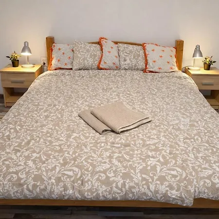 La Casa De Nido-tágas Családias 6 Főig, Kerttel Affittacamere Veszprémfajsz