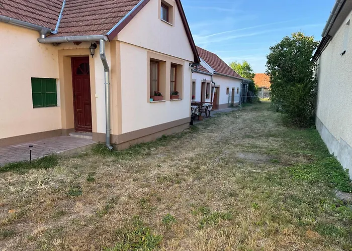 La Casa De Nido-tagas Csaladias 6 Foig, Kerttel Pensjonat Veszprémfajsz