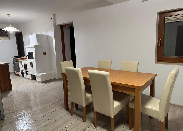 Pensjonat La Casa De Nido-tagas Csaladias 6 Foig, Kerttel