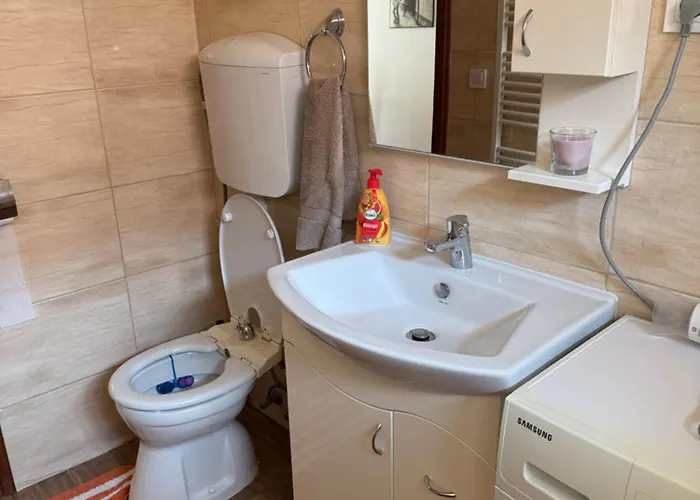 Pensjonat La Casa De Nido-tagas Csaladias 6 Foig, Kerttel