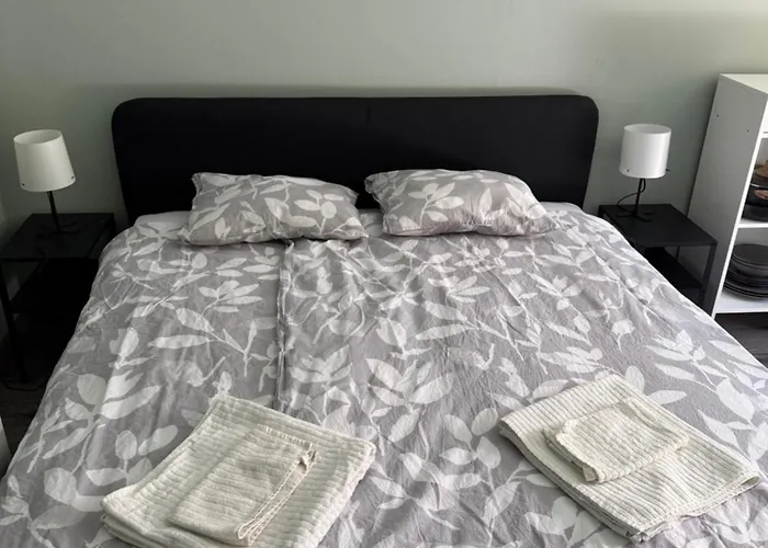 La Casa De Nido-tagas Csaladias 6 Foig, Kerttel Pensjonat Veszprémfajsz