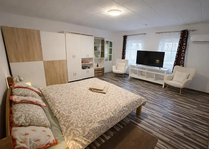 La Casa De Nido-tagas Csaladias 6 Foig, Kerttel 3* Veszprémfajsz