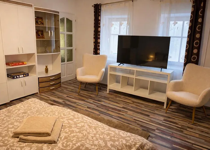 Pensjonat La Casa De Nido-tagas Csaladias 6 Foig, Kerttel